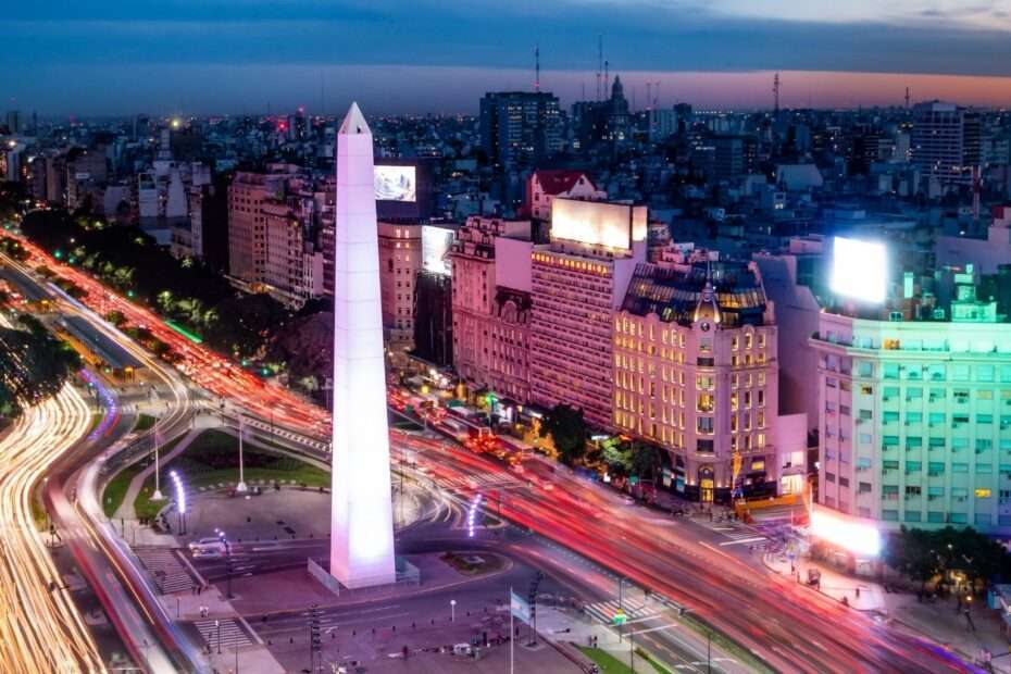 Viaje Argentina: Ciudad de Buenos Aires de noche, en la zona del Obelisco