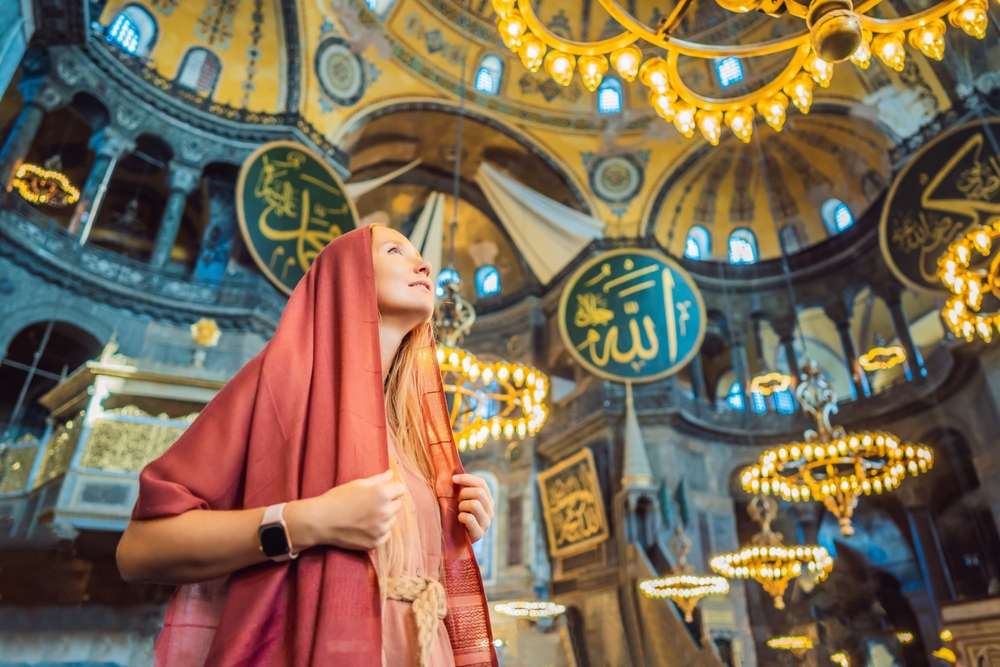 Woman,Tourist,Enjoying,Hagia,Sofia,,Ayasofya,Interior,In,Istanbul,,Turkey,